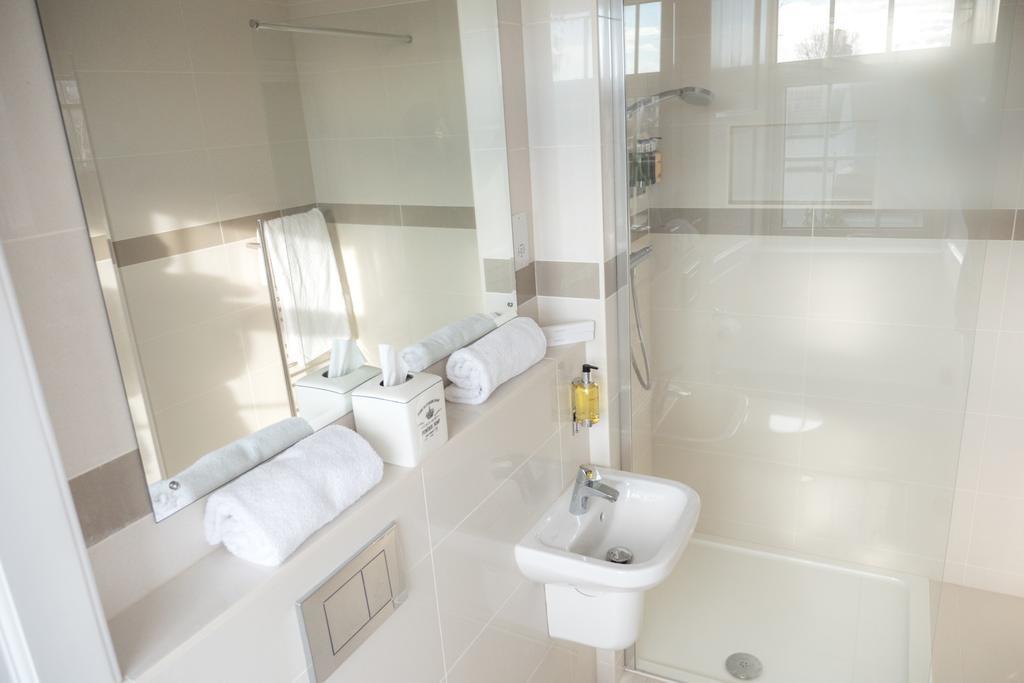 إكزيتر Broadway House Luxury Serviced Rooms الغرفة الصورة