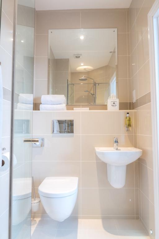 إكزيتر Broadway House Luxury Serviced Rooms الغرفة الصورة